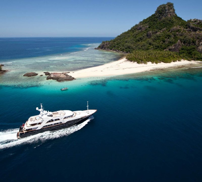 Tahiti Yacht Charters - View The Yachts & See the Guide | The Complete